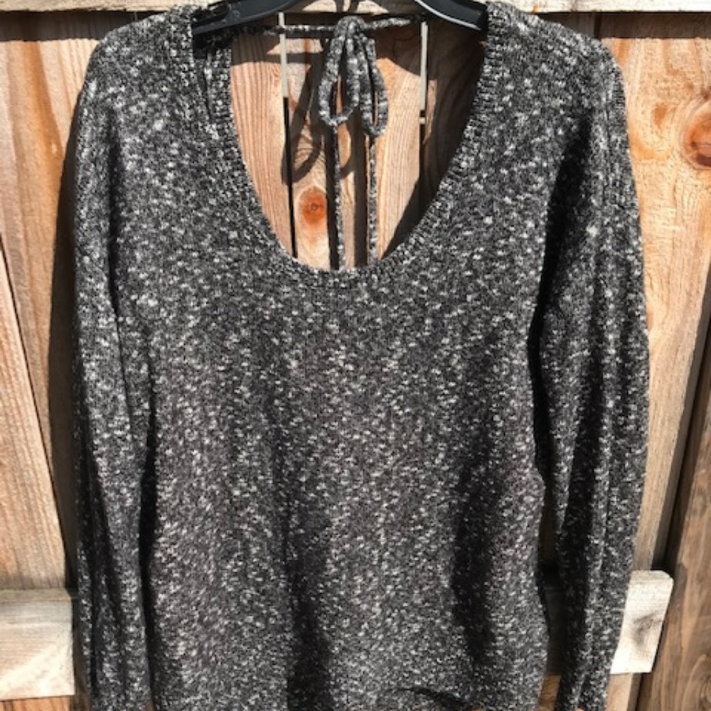 GAP, BLACK AND WHITE HEATHER SWEATER, TIE,  LARGE
